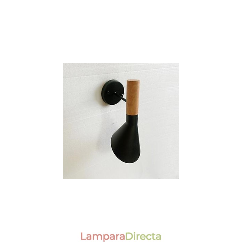 Lámpara de pared moderna y sencilla de hierro forjado con imitación de madera para sala de estar