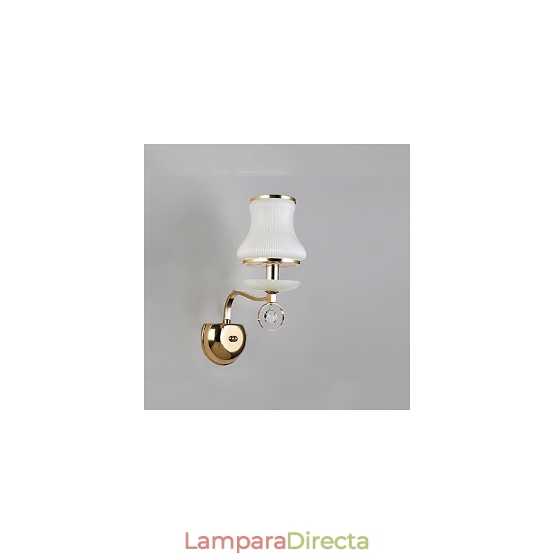 Apliques de pared con iluminación ambiental de cristal, modernos y contemporáneos, con acabado galvanizado.