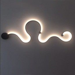 Pintura contemporánea moderna y contemporánea para apliques de pared con luz ambiental.