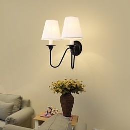 Apliques de pared con luz ambiental de estilo rústico Lodge con acabado en óxido negro para protección ocular.