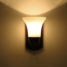 Apliques de pared con luz ambiental de estilo rústico Lodge con acabado en óxido negro para protección ocular.