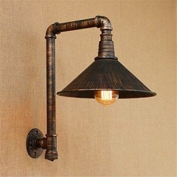Aplique de pared rústico de latón antiguo estilo campestre para iluminación ambiental.