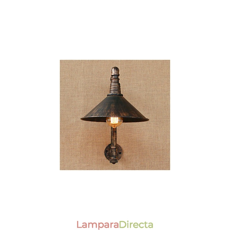 Aplique de pared rústico de latón antiguo estilo campestre para iluminación ambiental.