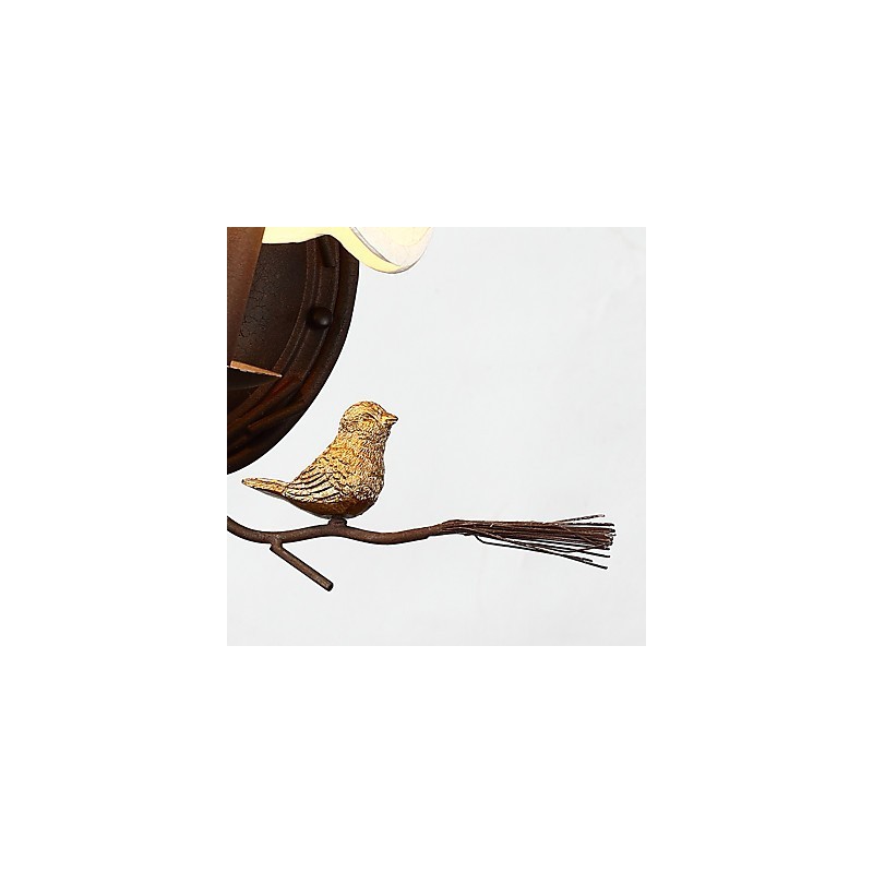 Lámpara de pared de metal vintage de América del Norte con pájaro de resina y piña, ideal para la sala de estar y el comedor.