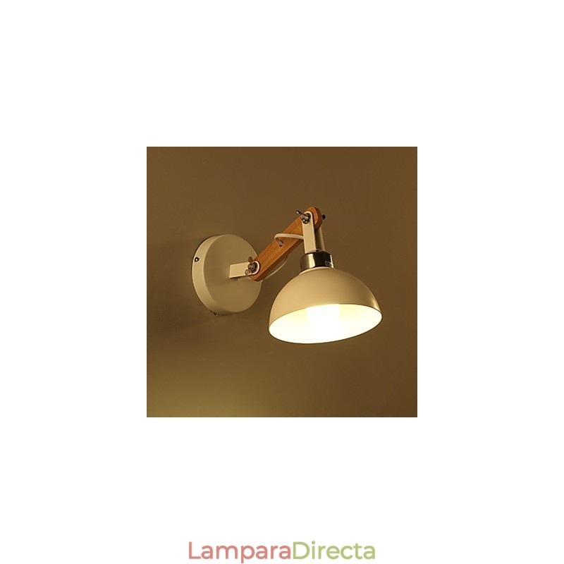 Apliques de pared con luz ambiental, pintura rústica clásica tradicional de estilo campestre.