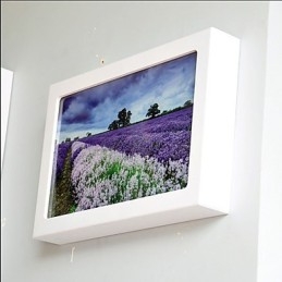 Pintura contemporánea moderna integrada para apliques de pared con luz ambiental.