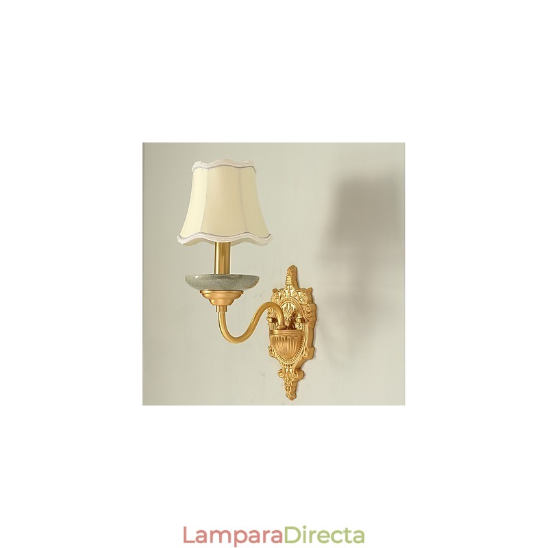 Aplique de pared de latón clásico, tradicional y de estilo campestre, ideal para iluminar desde arriba en estilo mini.