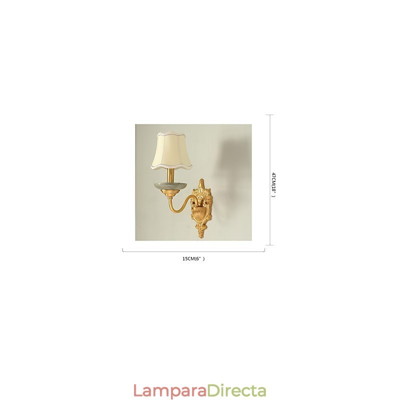 Aplique de pared de latón clásico, tradicional y de estilo campestre, ideal para iluminar desde arriba en estilo mini.