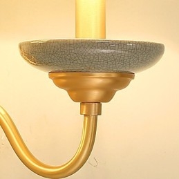 Aplique de pared de latón clásico, tradicional y de estilo campestre, ideal para iluminar desde arriba en estilo mini.
