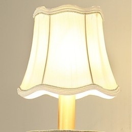 Aplique de pared de latón clásico, tradicional y de estilo campestre, ideal para iluminar desde arriba en estilo mini.