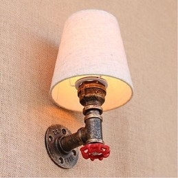 Aplique de pared de latón rústico Lodge para iluminación ambiental.