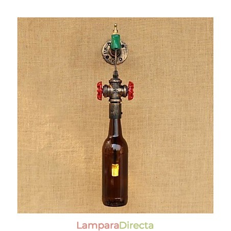 Lámpara de pared moderna y creativa con forma de botella. Lámpara de pared moderna y creativa con forma de botella.