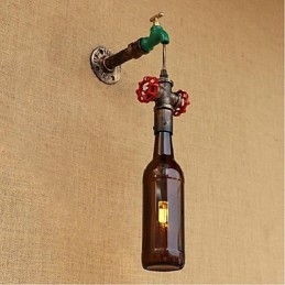 Lámpara de pared moderna y creativa con forma de botella.