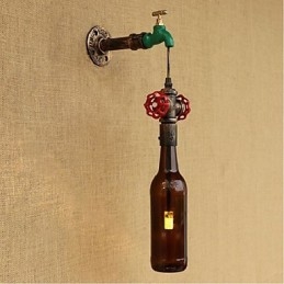 Lámpara de pared moderna y creativa con forma de botella.