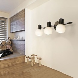 Lámpara de pared de baño con iluminación empotrada de estilo rústico galvanizado.