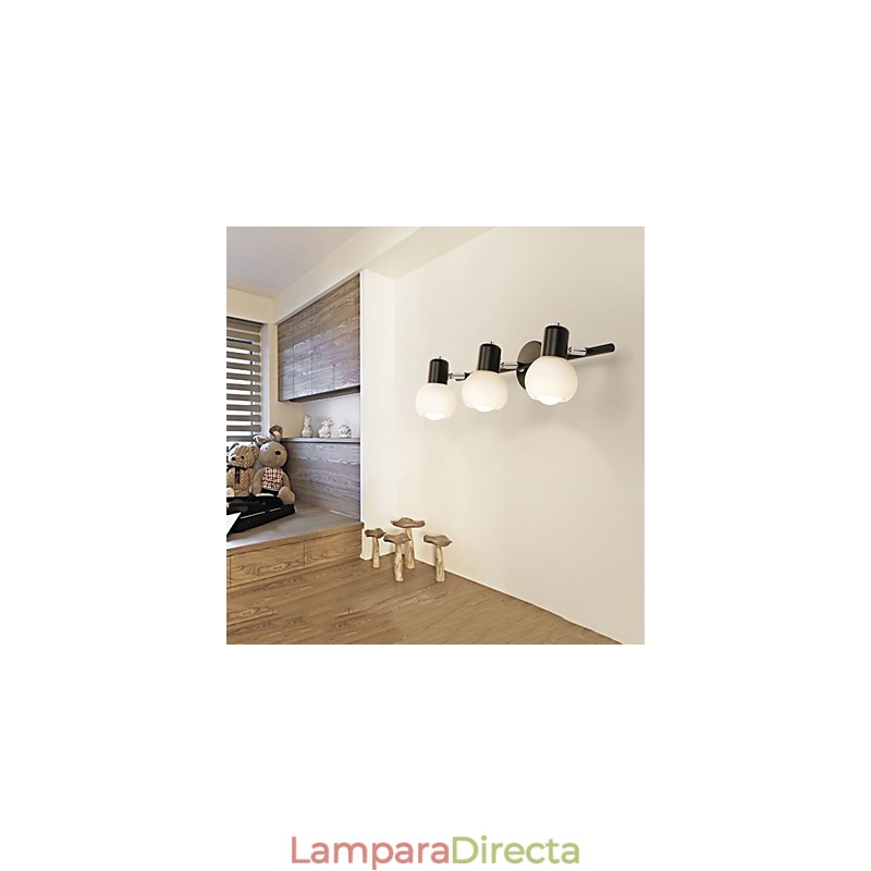 Lámpara de pared de baño con iluminación empotrada de estilo rústico galvanizado.