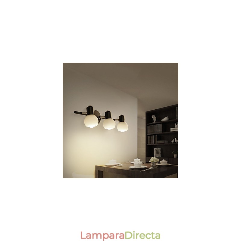Lámpara de pared de baño con iluminación empotrada de estilo rústico galvanizado.
