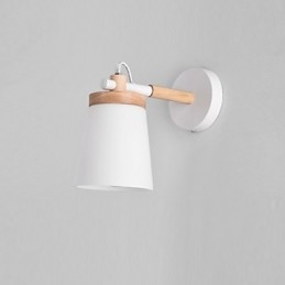 Lámpara de pared con pantalla de vidrio y base de metal que ofrece luz ambiental. Apliques de pared.