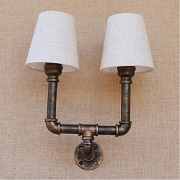Aplique de pared de latón rústico Lodge para iluminación ambiental.