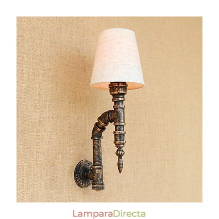 Aplique de pared rústico de latón antiguo estilo campestre para iluminación ambiental. Aplique de pared rústico de latón antiguo estilo campestre para iluminación ambiental.