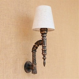 Aplique de pared rústico de latón antiguo estilo campestre para iluminación ambiental.