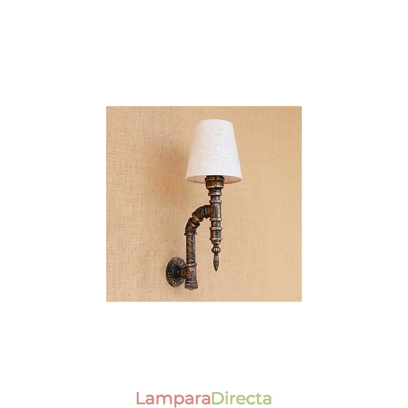 Aplique de pared rústico de latón antiguo estilo campestre para iluminación ambiental.