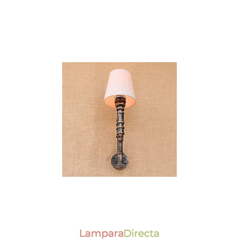 Aplique de pared rústico de latón antiguo estilo campestre para iluminación ambiental.
