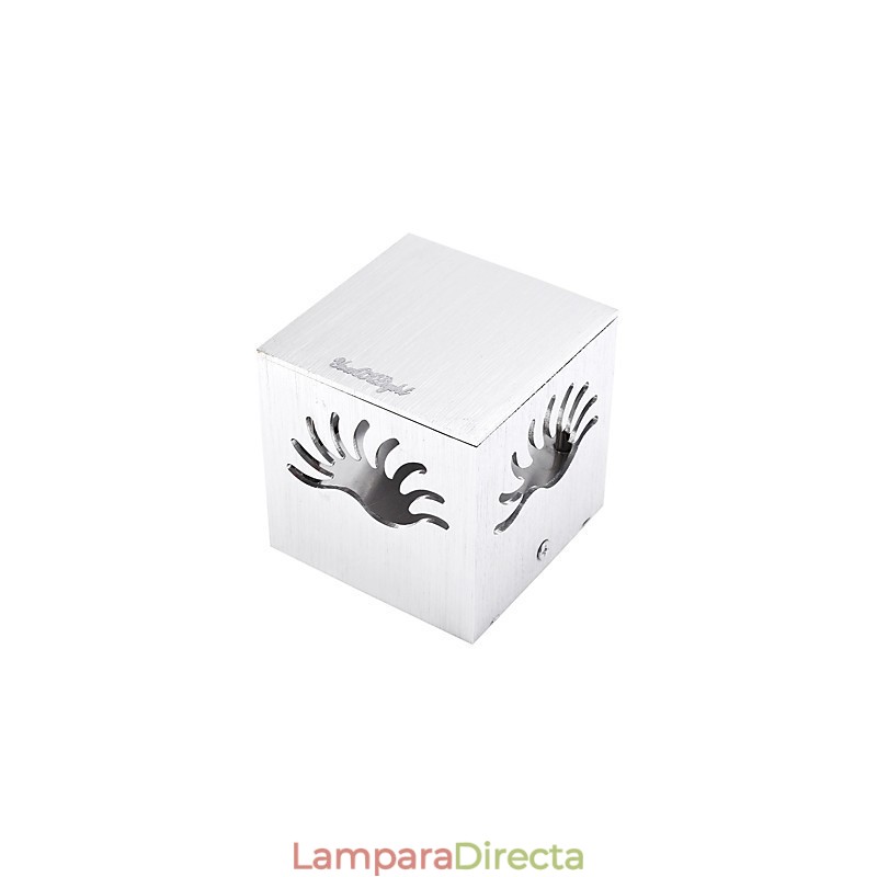 Apliques de pared con iluminación ambiental, modernos y contemporáneos, con acabado galvanizado.