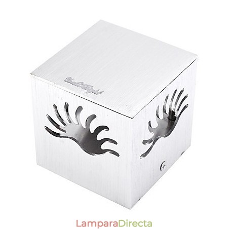 Apliques de pared con iluminación ambiental, modernos y contemporáneos, con acabado galvanizado. Apliques de pared con iluminación ambiental, modernos y contemporáneos, con acabado galvanizado.