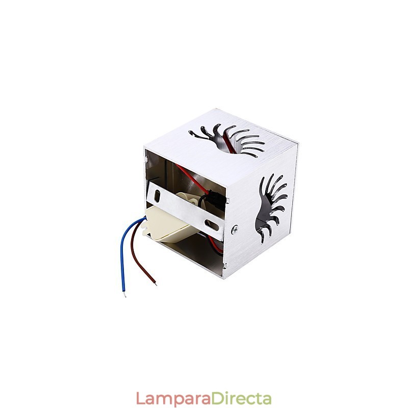 Apliques de pared con iluminación ambiental, modernos y contemporáneos, con acabado galvanizado.