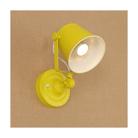 Lámpara de pared de acero pintado, estilo café americano negro, estilo retro, con sable de luz. Lámpara de pared de acero pintado, estilo café americano negro, estilo retro, con sable de luz.