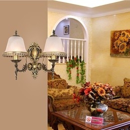 Pintura contemporánea moderna para apliques de pared con luz ambiental.