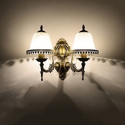 Pintura contemporánea moderna para apliques de pared con luz ambiental.