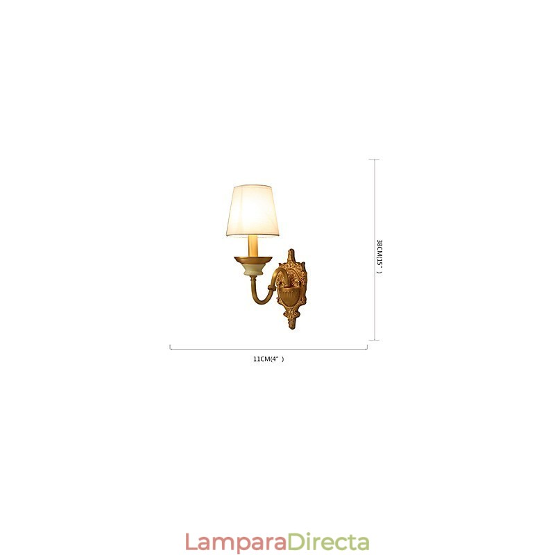 Aplique de pared de latón clásico, tradicional y de estilo campestre, ideal para iluminar desde arriba en estilo mini.