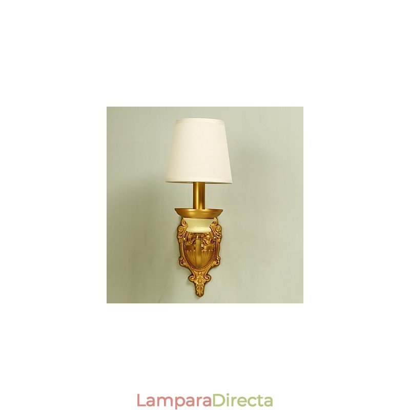Aplique de pared de latón clásico, tradicional y de estilo campestre, ideal para iluminar desde arriba en estilo mini.
