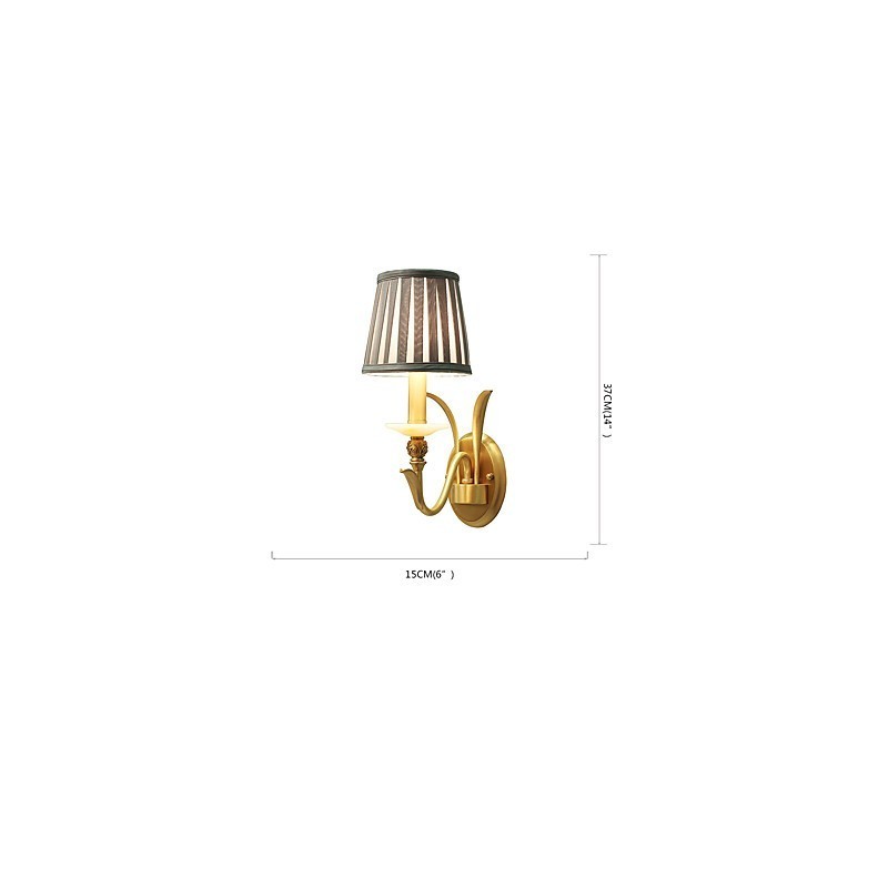 Aplique de pared de latón clásico, tradicional y de estilo campestre, ideal para iluminar desde arriba en estilo mini.