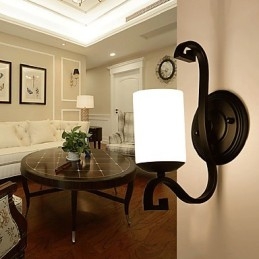 Pintura contemporánea moderna para apliques de pared con luz ambiental.
