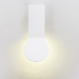 Función de pintura contemporánea moderna integrada para apliques de pared con luz descendente.