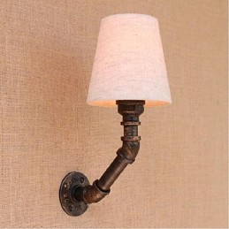 Aplique de pared de latón rústico Lodge para iluminación ambiental.