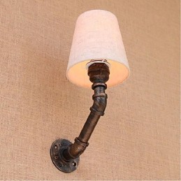 Aplique de pared de latón rústico Lodge para iluminación ambiental.