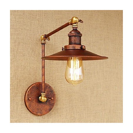 Aplique de pared plegable retráctil nostálgico industrial retro de brazo largo con aspecto oxidado. Aplique de pared plegable retráctil nostálgico industrial retro de brazo largo con aspecto oxidado.