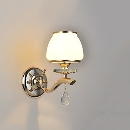 Apliques de pared con iluminación ambiental de cristal, modernos y contemporáneos, con acabado galvanizado.