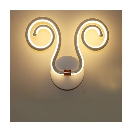Lámpara de pared de aluminio moderna y sencilla, lámparas creativas para pasillos y mesitas de noche. Lámpara de pared de aluminio moderna y sencilla, lámparas creativas para pasillos y mesitas de noche.