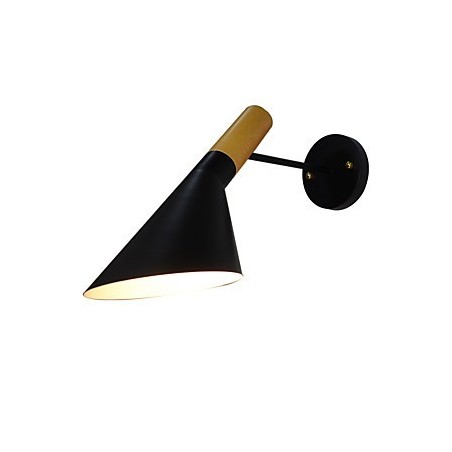 Aplique de pared con pintura clásica tradicional de estilo rústico para iluminación empotrada. Aplique de pared con pintura clásica tradicional de estilo rústico para iluminación empotrada.