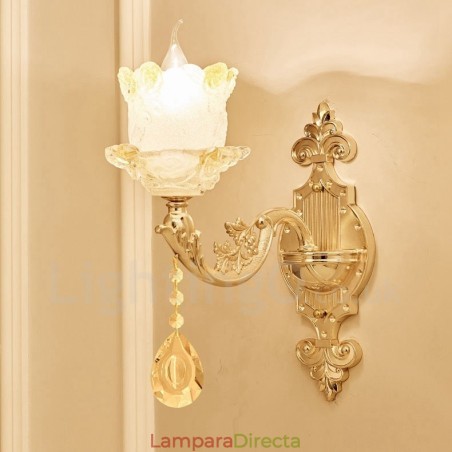 Apliques de pared de lujo de metal para interiores, estilo clásico tradicional, para sala de estar, comedor y dormitorio. Apliques de pared de lujo de metal para interiores, estilo clásico tradicional, para sala de estar, comedor y dormitorio.