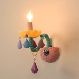 Lámpara de pared de cristal retro con forma de vela Macaron de 1 luz y múltiples cristales para habitación infantil.