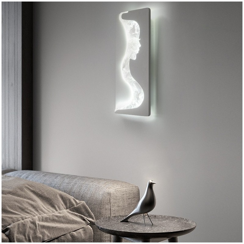 Lámpara de pared interior con diseño de chicas encantadoras mirando hacia la izquierda y hacia la derecha
