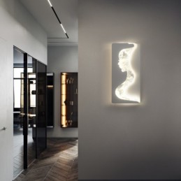 Lámpara de pared interior con diseño de chicas encantadoras mirando hacia la izquierda y hacia la derecha