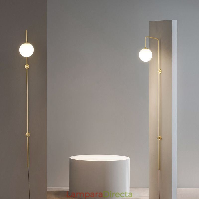 Aplique de pared moderno con forma de globo y cristal dorado cepillado