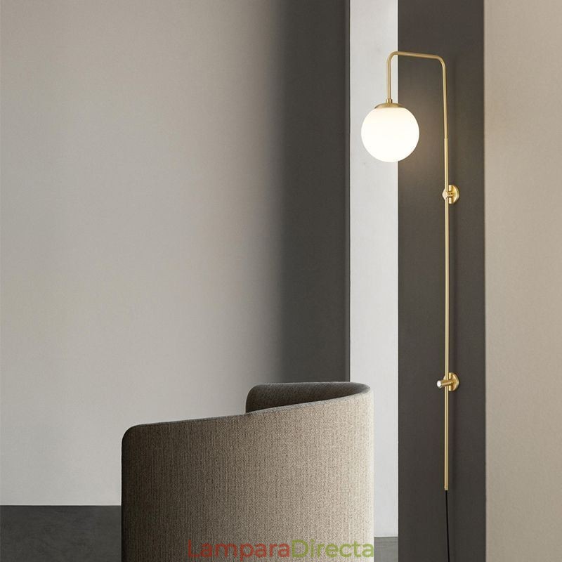 Aplique de pared moderno con forma de globo y cristal dorado cepillado
